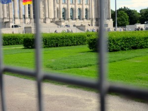 Rasen vor dem Reichstag, Juni 2015